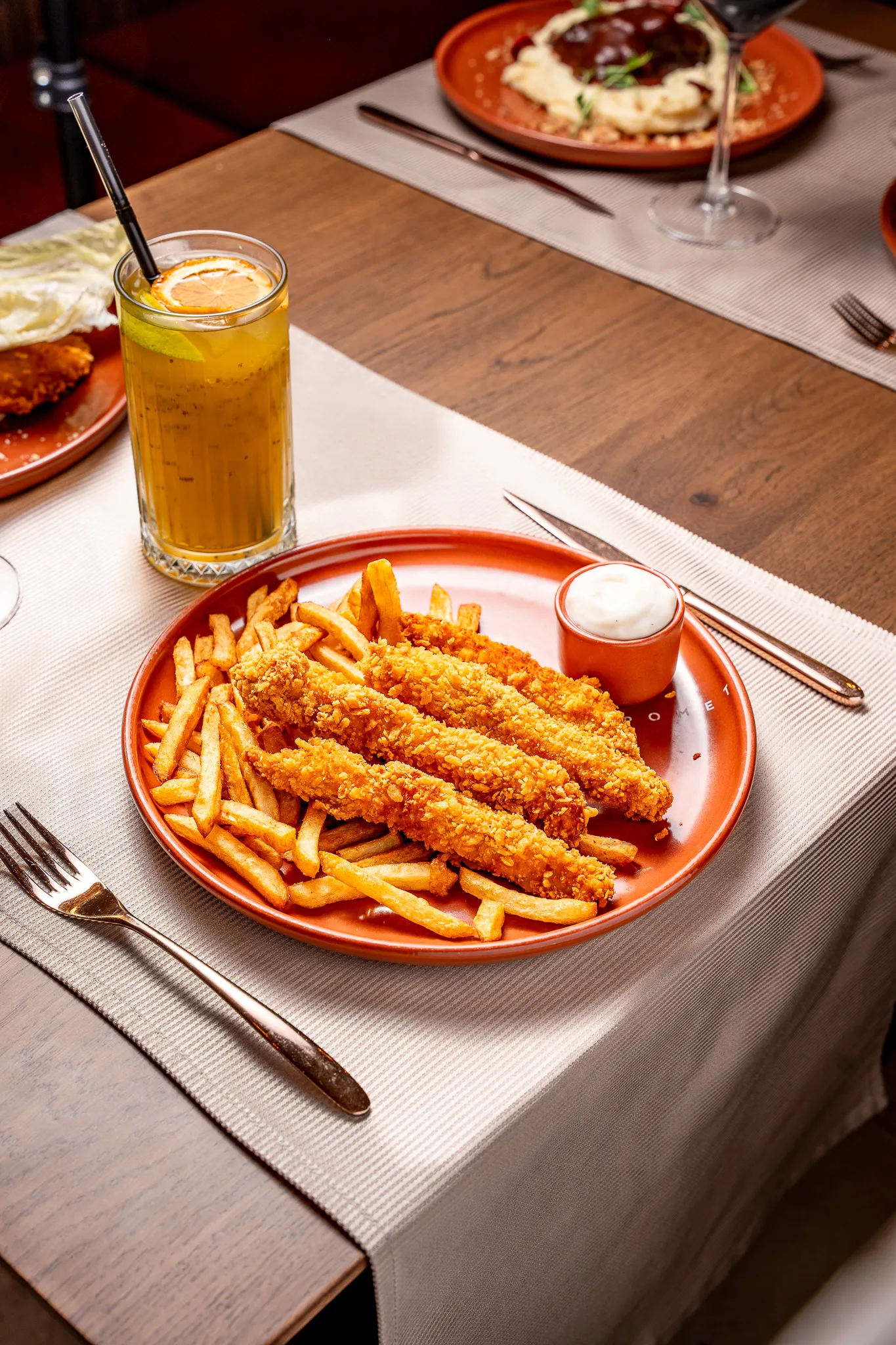 Stripsuri de pui crocante în crustă panko