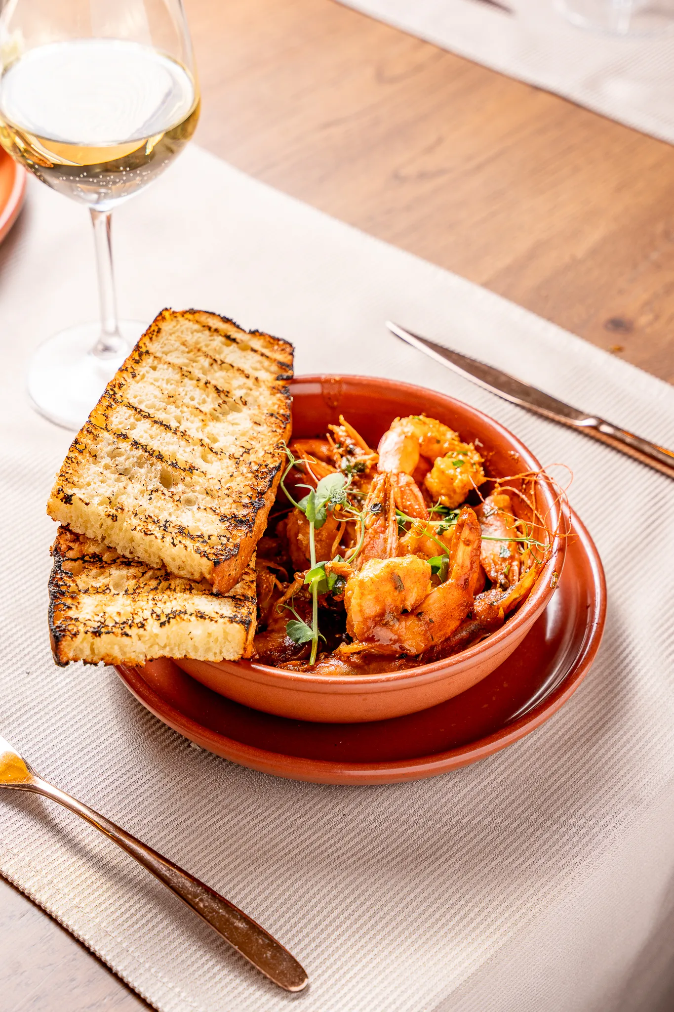 Creveți în coulise de roșii și usturoi